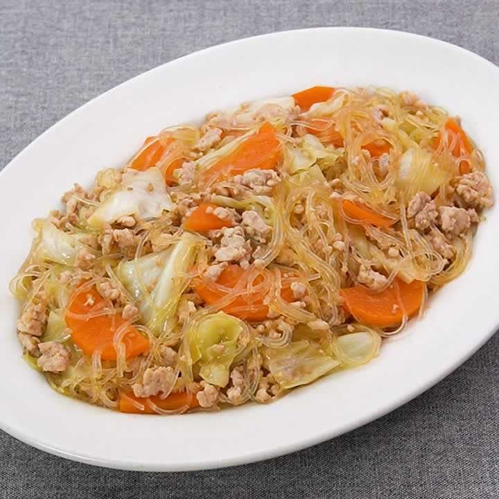 鶏ひき肉とにんじんの春雨煮