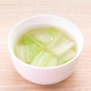 「白菜たっぷりコンソメスープ」のレシピ動画