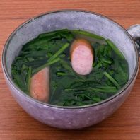 ホッと温まる ほうれん草とソーセージのコンソメスープのレビュー Delish Kitchen