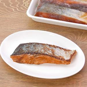 「下味冷凍 鮭の照り焼き」のレシピ動画