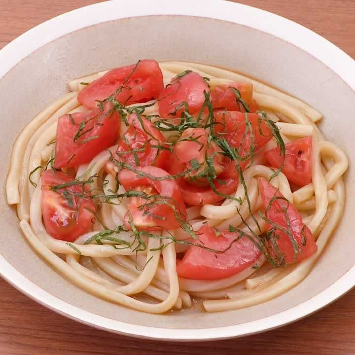 トマトと大葉の冷やしうどん