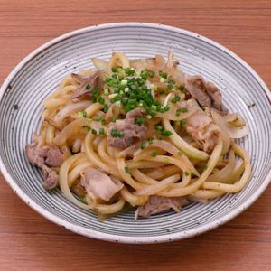 「玉ねぎの焼きうどん」のレシピ動画