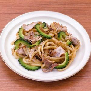「ゴーヤーの焼きうどん」のレシピ動画