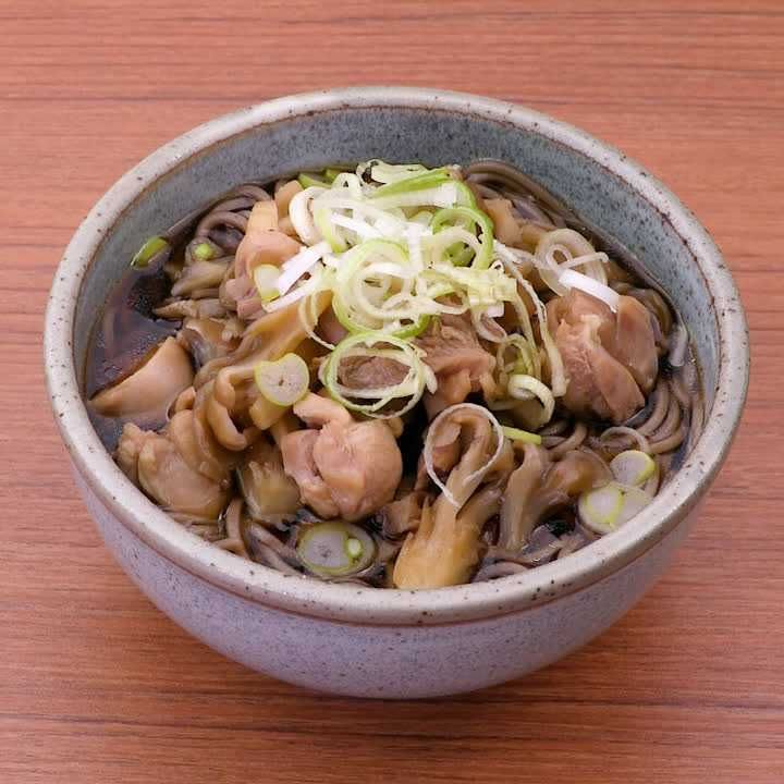 鶏肉とまいたけの蕎麦