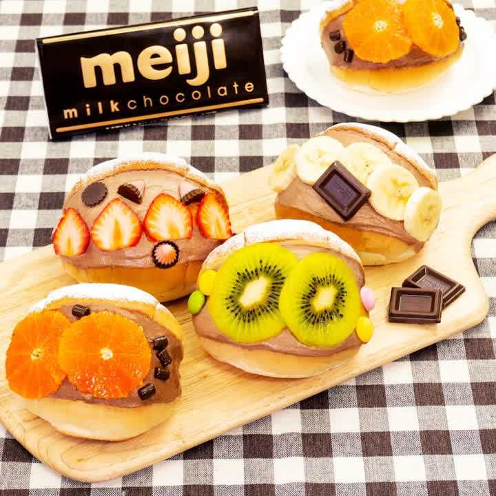 バターロールでお手軽♪ チョコと旬のフルーツのマリトッツォのレシピ