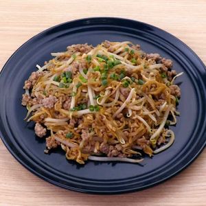 もやしと切り干し大根のそぼろ炒め