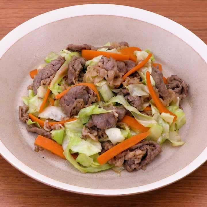 キャベツと牛肉のオイスター炒め