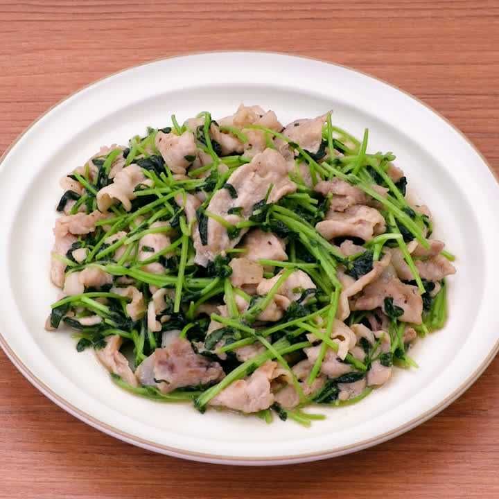 豚ロース薄切り肉と豆苗の味噌炒め