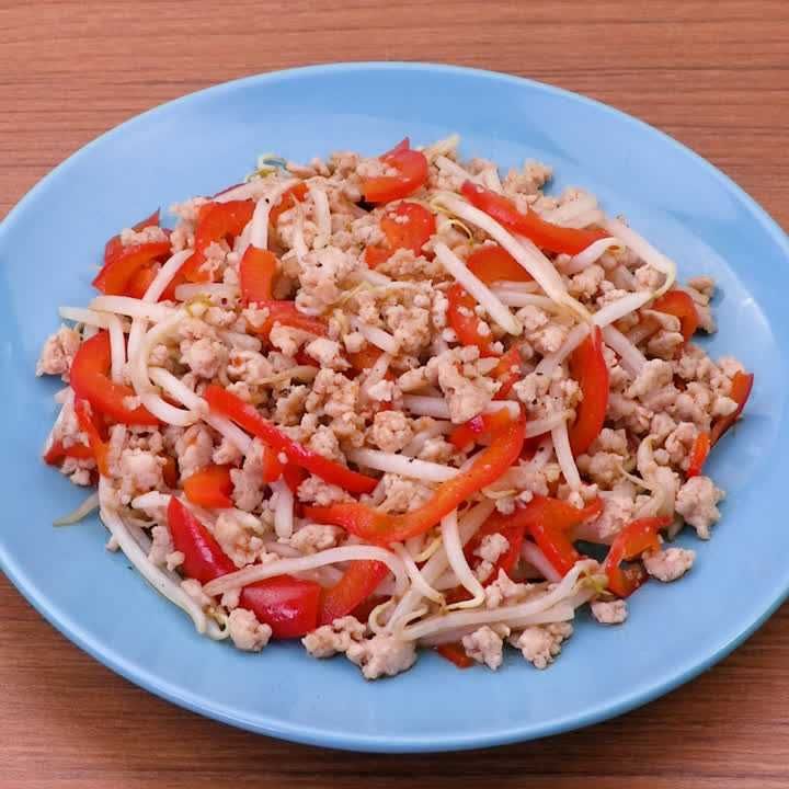 鶏ひき肉ともやしのエスニック炒め