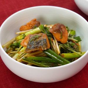 「焼きサバのコチュジャンソース和え」のレシピ動画
