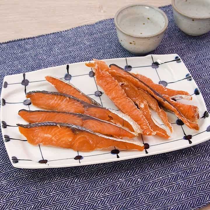 手軽に作れる♪ オーブンで作る鮭とばのレシピ動画・作り方 | DELISH KITCHEN