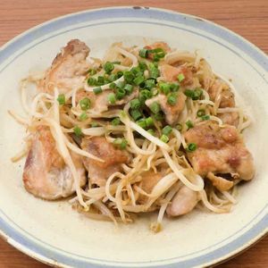 鶏肉ともやしの甘酢炒め