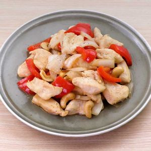 「鶏肉とカシューナッツの甘酢炒め」のレシピ動画