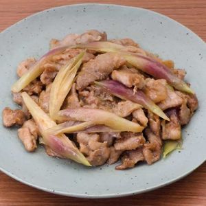 「豚肉とみょうがの味噌炒め」のレシピ動画