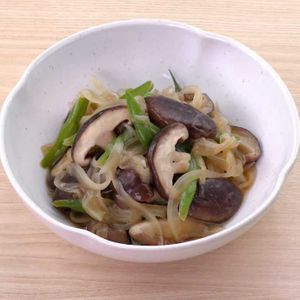 「しいたけと玉ねぎの甘辛煮」のレシピ動画