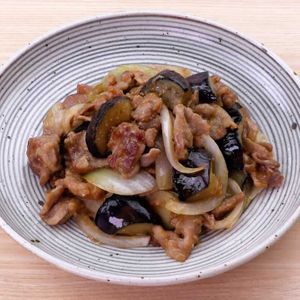 「豚こまなすの生姜味噌炒め」のレシピ動画