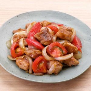 「鶏肉とトマトのオイスター炒め」のレシピ動画