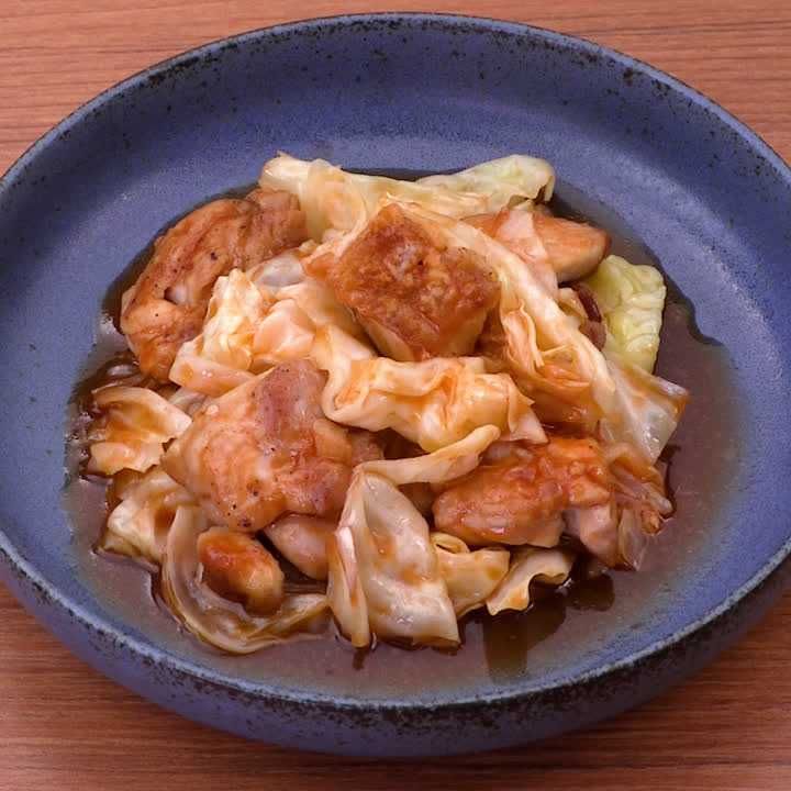 鶏肉とキャベツのケチャップ炒め