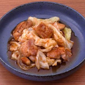 鶏肉とキャベツのケチャップ炒め