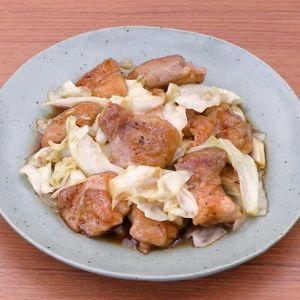 鶏肉とキャベツのこってりオイスター炒め