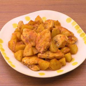 「鶏肉とじゃがいものケチャップ炒め」のレシピ動画