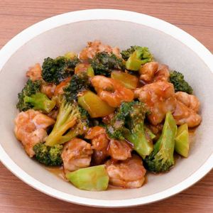「鶏肉とブロッコリーのケチャップ炒め」のレシピ動画
