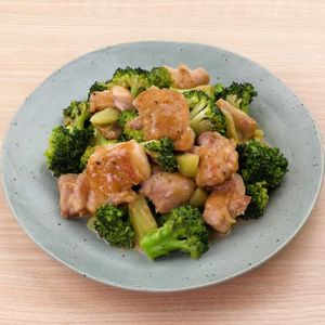 「鶏肉とブロッコリーのポン酢マヨ炒め」のレシピ動画