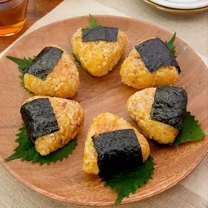 「卵かけごはん風おにぎり」のレシピ動画