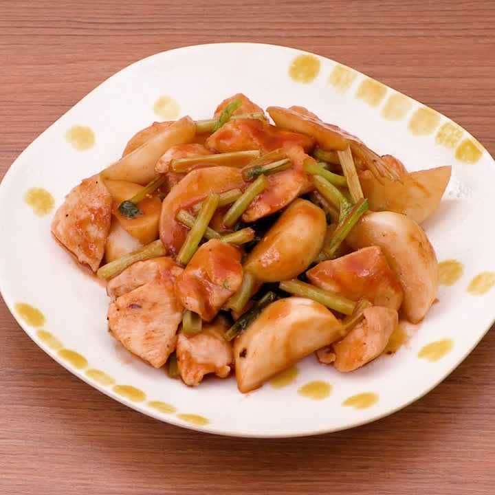 鶏肉とかぶのケチャップ炒め