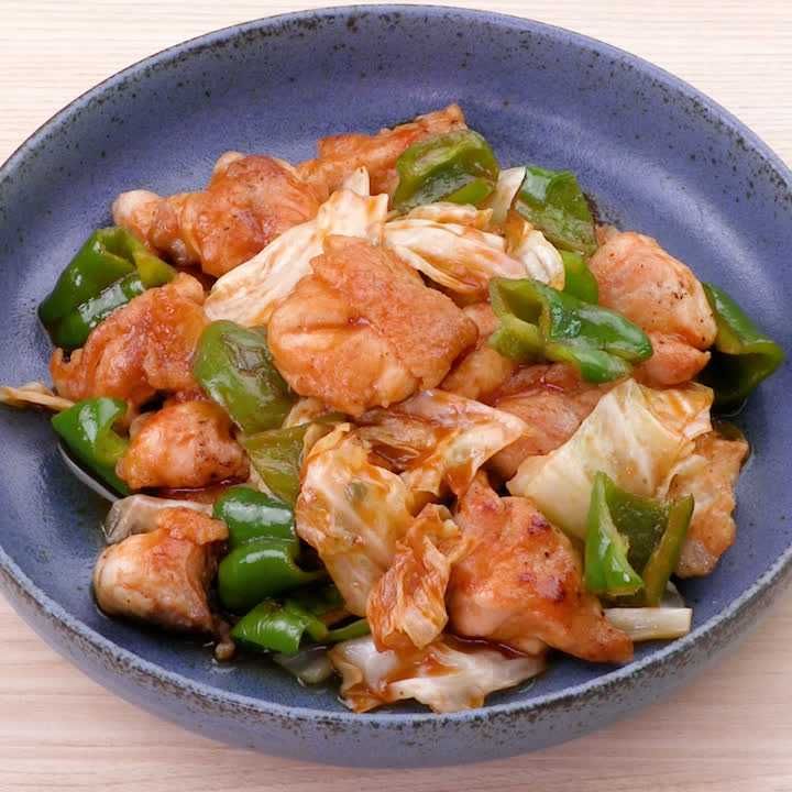 鶏もも肉とキャベツのケチャップ炒め
