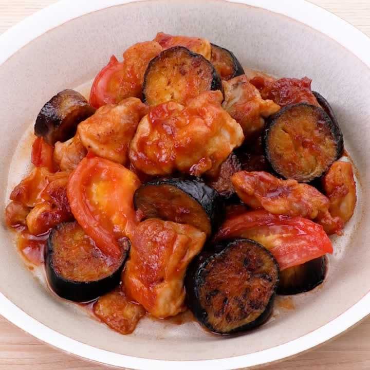 鶏もも肉となすのケチャップ炒め