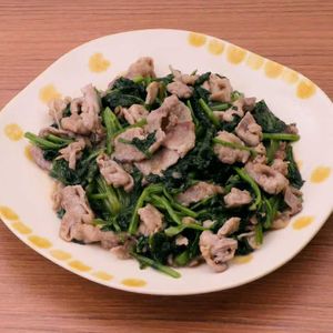 「豚肉とほうれん草のオイスター炒め」のレシピ動画