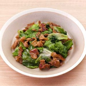 「豚肉とレタスの甘辛炒め」のレシピ動画