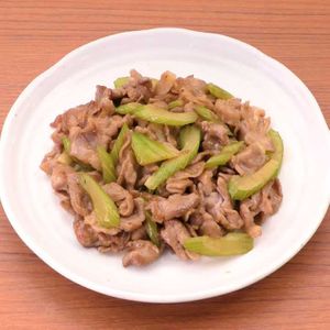 豚肉とセロリの甘辛炒め