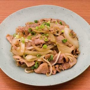 「豚もやしと玉ねぎの甘辛炒め」のレシピ動画