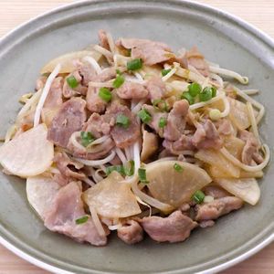 「豚こまと大根の甘辛炒め」のレシピ動画