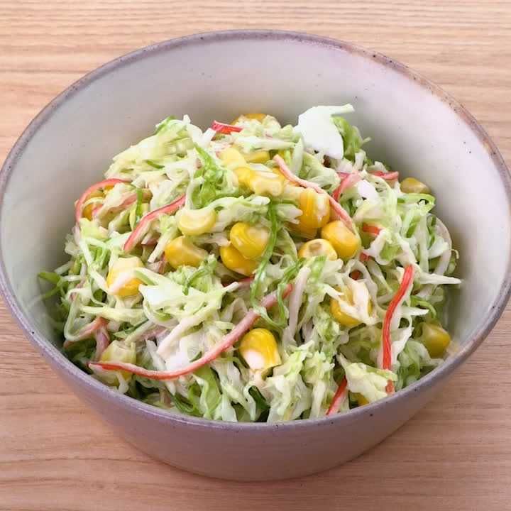 キャベツとかにかまぼこのコールスロー