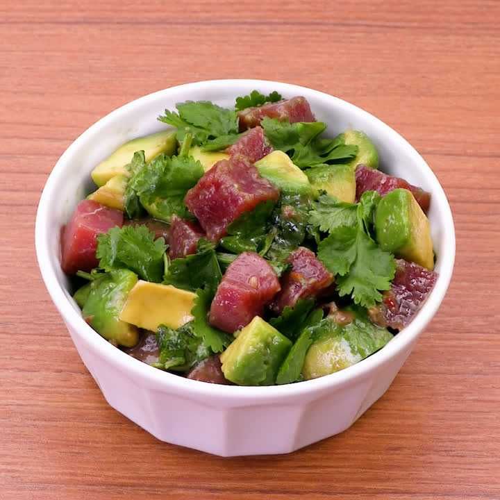 パクチーとマグロのポキ