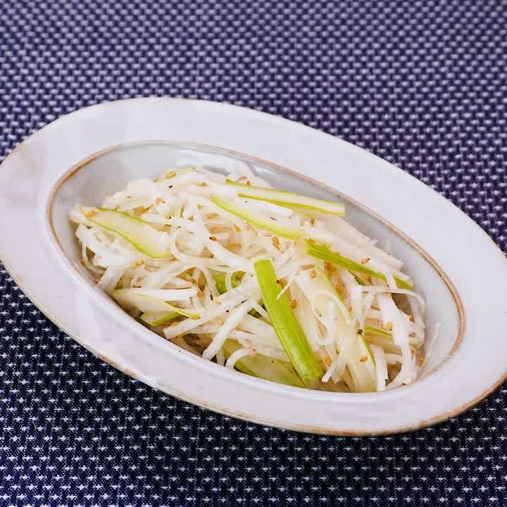 大根とセロリのさっと和え