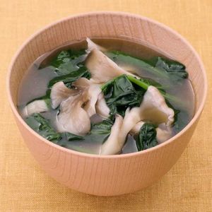 「ほうれん草と舞茸の味噌汁」のレシピ動画