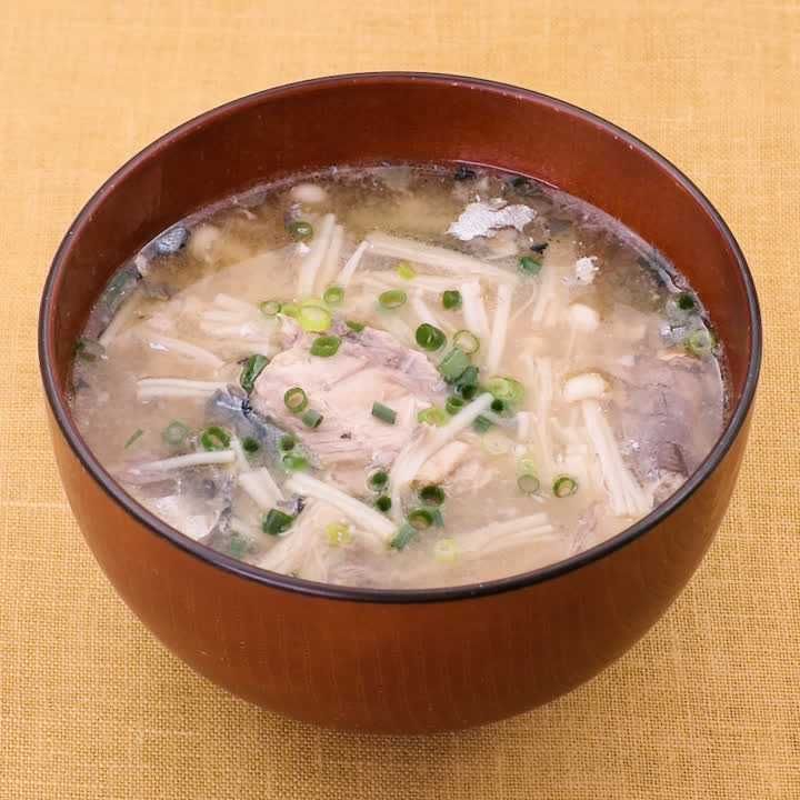 えのきと鯖缶の味噌汁