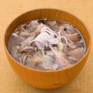 「舞茸と鯖缶の味噌汁」のレシピ動画