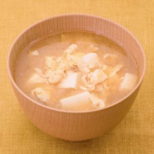 「卵と豆腐の味噌汁」のレシピ動画