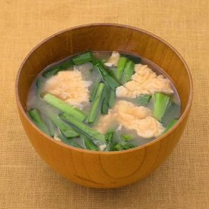 「ニラと卵の味噌汁」のレシピ動画