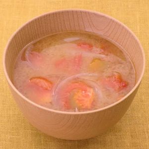 「トマトと玉ねぎの味噌汁」のレシピ動画