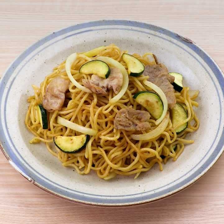 ズッキーニ焼きそば