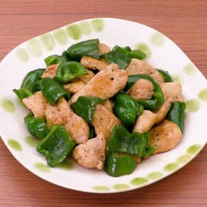 「鶏肉とピーマンの甘辛炒め」のレシピ動画