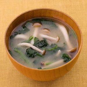 「ほうれん草としめじの味噌汁」のレシピ動画