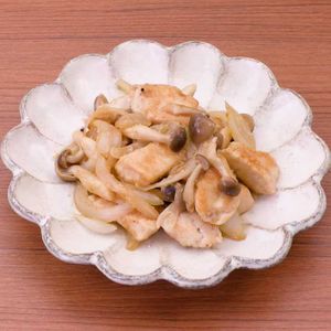 鶏肉としめじの味噌炒め