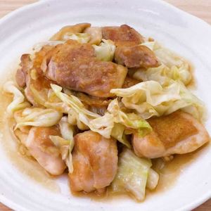 鶏肉とキャベツの味噌炒め